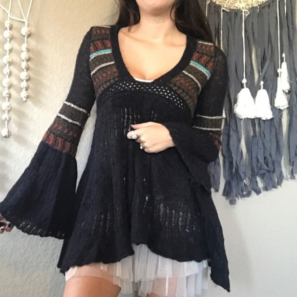 NWOT Free People Sweater Bell Sleeves Embroidered Sweater Black Size Medium - Picture 1 of 5